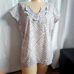 Banana Republic Cotton Top w Ruffles & Cap Sleeves sz L